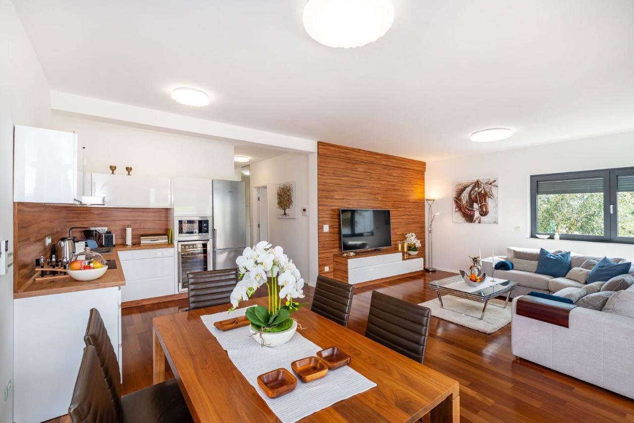 Apartman Darija Sukosan Ngoại thất bức ảnh